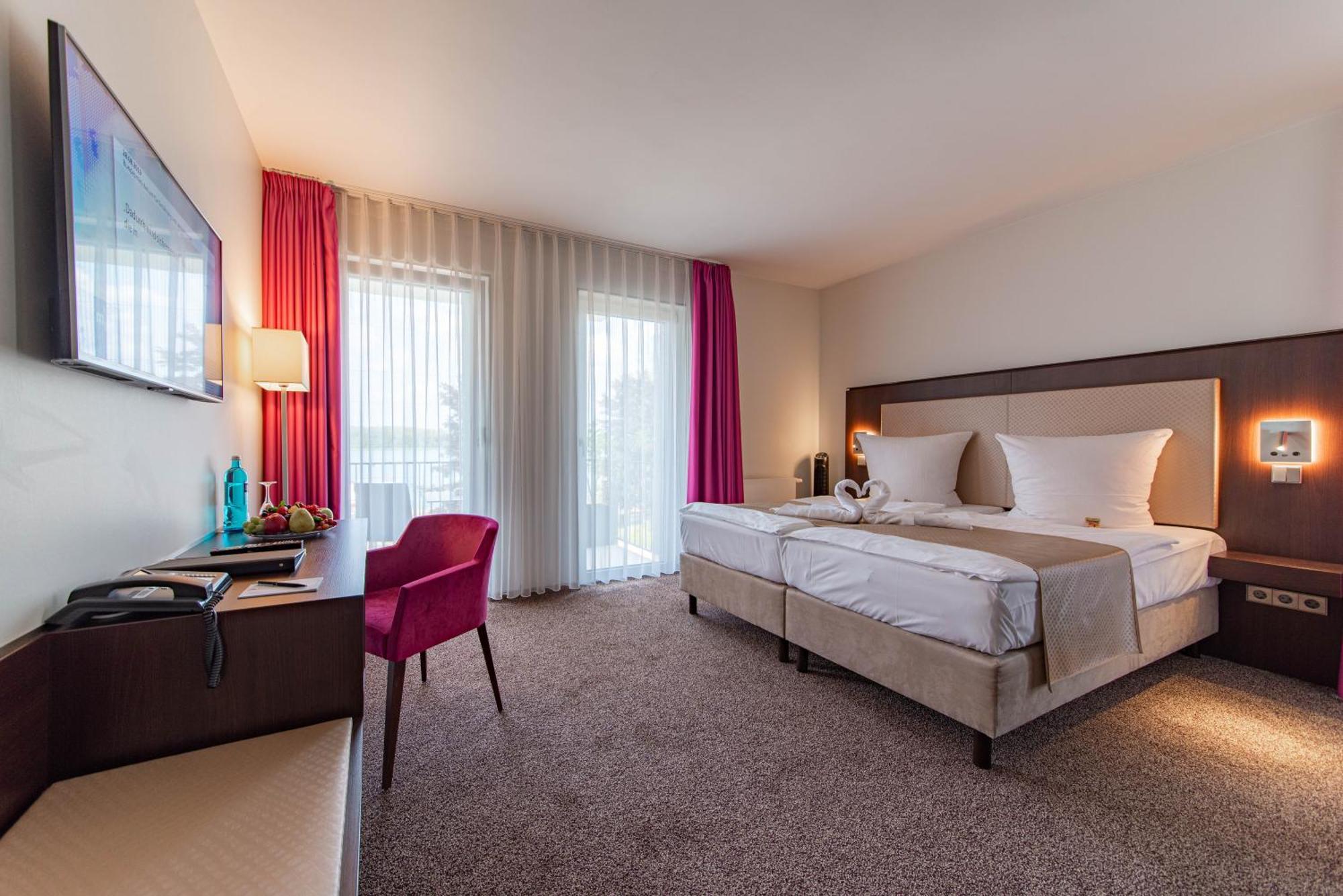 Fontane Hotel Шорфхайде Экстерьер фото